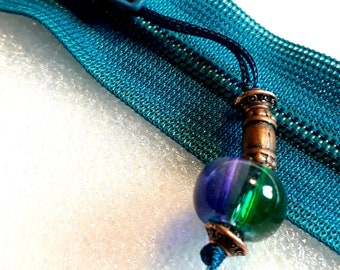 LAMPION  Bag Charm Zieher-Helfer Reißverschluss-Anhänger Schlüsselanhänger Textil Kordel/ Glasperle / Metall Element diversen Farbene