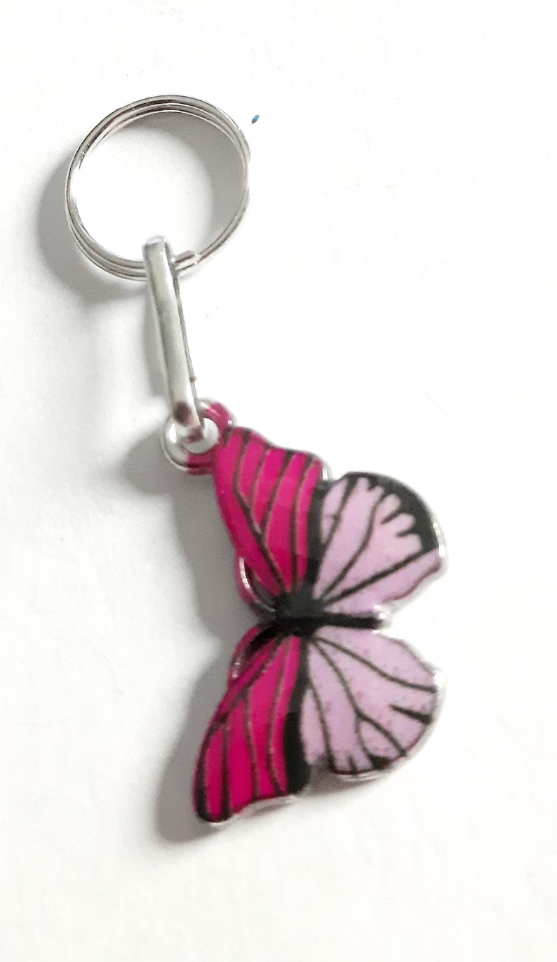 SCHMETTERLING WIESE Charm Reißverschluss Zieher-Helfer Anhänger Metall Fassung Farbe Silber Emaille Style Fuchsia