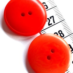 1 piece CORAL 25 mm 40&quot; Corozo stone-nut button 2 holes for knitwear coloured vegetable ivory