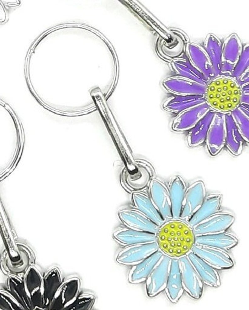 SILBERBLUME Charm Amulett Zieher-Helfer Reißverschluss Schuhsenkel Roller Skate Rave Schmuck Anhänger Metall Farbe Silber mit bunter Lack Aster Mint 33mm