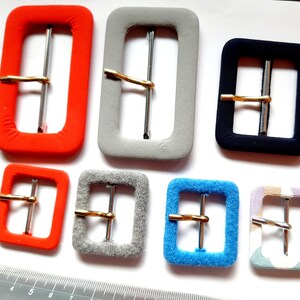 Fibbia per cintura vintage con rivestimento in tessuto. Vari colori e misure