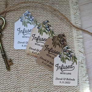 Doordrenkt met love-tags. Gunstlabel voor olijfolie. Bedankt Tag