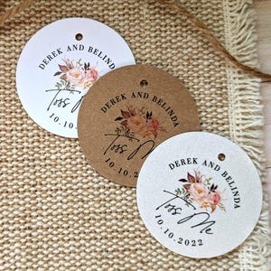 Toss me favor tag. Wedding exit toss label.