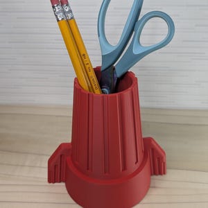 Porte-stylo et porte-crayons à écrou métallique géant
