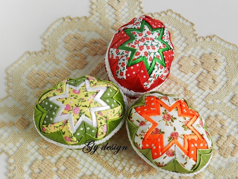 Tutorial DIY quilted eggs star egg pdf tutorial no sew quilted egg step by step instructions Easter eggs folded fabric pattern decorations image 6