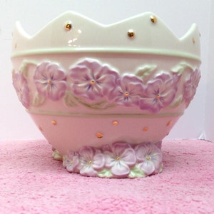 LENOX CANDY DISH is a 5 Round Deep Decorative Porcelain Bowl w/Geometric Rim Design, Raised Relief Pale Lilac Pansies & 24K Gold Beads image 8