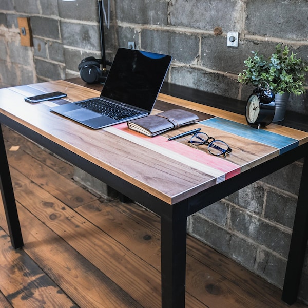 Escritorio industrial de madera de arce: "The Jessiah", diseño moderno y colorido