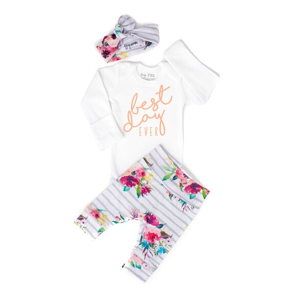 floral coming home outfit