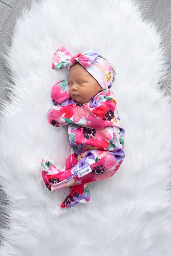 floral coming home outfit
