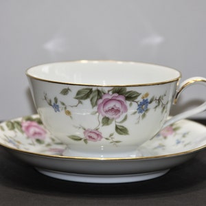 1950s Noritake Tea Cup and Saucer Set.  Made in Japan Firenze U.S. Design Pat. Pending. Japan 6674.  No Cracks or Chips. Great Condition.