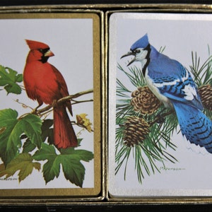 Cartes à jouer de la Fédération nationale de la faune des années 1970.  Boîtier d'origine.  Double étage.  Finition Cel-U-Tone.  Très bon état.