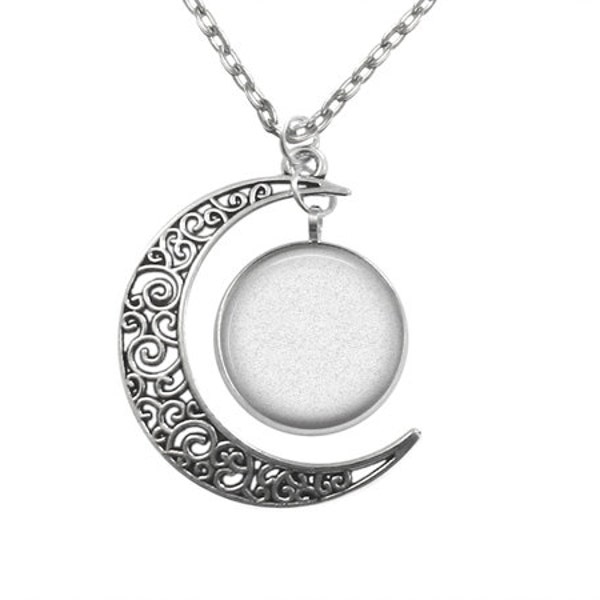 Digital PNG or/and PSD template for round 1 inch setting moon silver photo pendant with rolo chain on white background 691