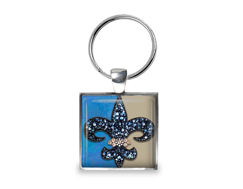 Mockup Keychain Digital Photo Template with Silver Square ...