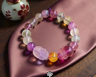Bracelet Pixiu en fluorite arc-en-ciel sculpté à la main | Gardien de la richesse, cristal lavande, pièce unique