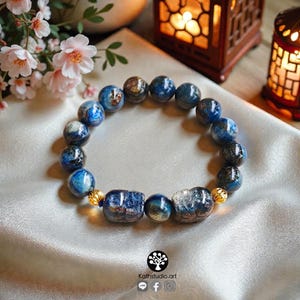Bracciale con perline di cianite, Notte stellata di Van Gogh, ciondolo Pi Xiu intagliato a mano, dettagli placcati in oro. immagine 1