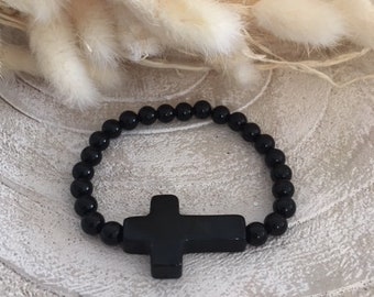 Bracelet croix noire perles