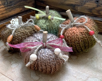 Mini Knitted Pumpkins/ Pumpkins for Tiered Tray/ Knit Pumpkins