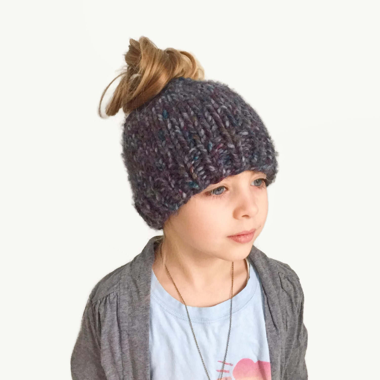 KNITTING PATTERN X Ponytail Hat X the Messy Bun Beanie - Etsy