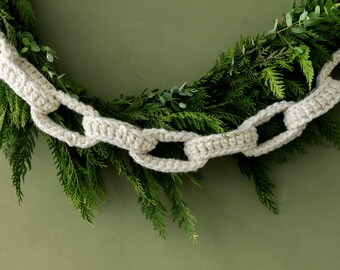 Amber Lewis Creator Collab Winter White Cozy Crochet Garland, Modern Holiday Bunting, Fireplace Mantel Decor, Links Wall Hanging