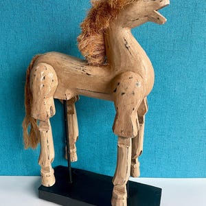 Hölzerne Pferdestatue mit Gelenkbeinen, große Volkskunst 20 ”Hoch