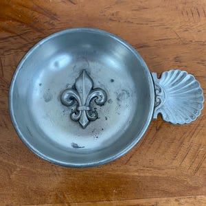 ETAINS DU MANOIRの鱗模様の錫製カップ Etains Du Manoir - Etsy