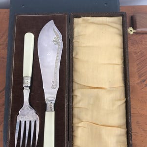 Antique Fish Serving Cutlery, Silver Plated Serving Knife And Fork, Antique Cutlery, Bone Handled Cutlery, Boxed Serving Cutlery