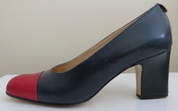 Mondi 2-tone leather pump-sz 6.5 - image 1