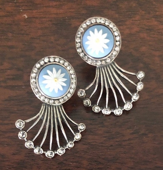 Wedgewood Jasperware blue daisy earrings
