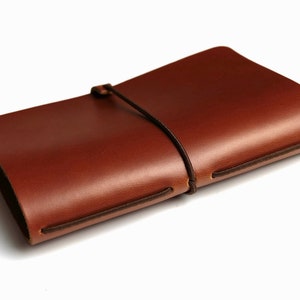 Paspoort dekking gepersonaliseerd, Paspoort houder leer, paspoort portemonnee, paspoort geval, reiscadeau, wanderlust cadeau, reizigers cadeau, leer