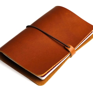 Paspoort cover gepersonaliseerd, Paspoort houder leer, paspoort portemonnee, paspoort geval, reiscadeau, reislust cadeau, reizigers cadeau, leer