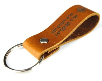 Personalized Leather Keychain. Custom Leather Keychain. Monogrammed Leather Keychain. Keychains for women. Keychain for boyfriend men