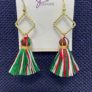 Christmas red green and white   mix tassel earrings, holiday earrings, Christmas earrings, metallic thread earrings, evening earrings