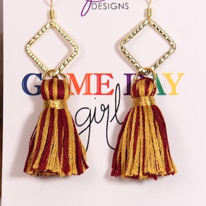 Texas State, Bobcats Gold und Kastanienbraun Mini Quasten Ohrringe, gehämmerte Gold baumeln mit Gold und Kastanienbraun Mix Quaste, Spieltag Ohrringe