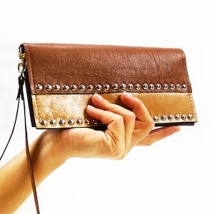 Cartera de cuero tipo muñequera o billetera larga como regalo de 50 cumpleaños para mujeres, billetera de cuero para pasaporte o billetera tipo sobre para iPhone