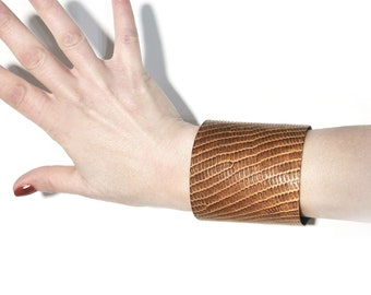 スネークスキンエンボスレザーカフブレスレット