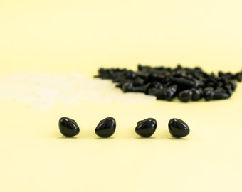 7mm x 5mm black triangle safety noses in black plastic - 10, 20 or 50 pieces -- for amigurumi, stuffed animals, teddy bears, plushies