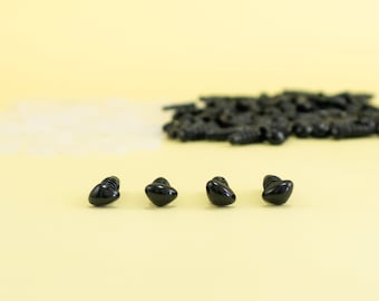 6mm x 4mm black triangle safety noses in black plastic - 10, 20 or 50 pieces -- for crochet stuffed animals, teddy bears, amigurumi plush