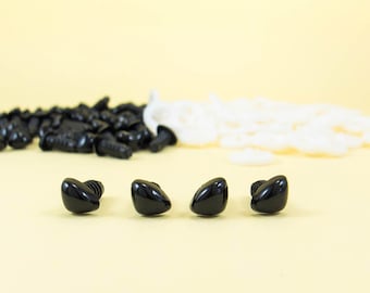 8mm x 6mm black triangle safety noses in black plastic - 10, 20 or 50 pieces -- for stuffed animals, teddy bears, amigurumi plush, crochet