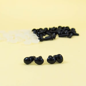 6mm x 5mm black oval safety eyes/ noses - 5, 10, 25 or 50 pairs -- for amigurumi, plush, stuffed animal craft, teddy bear