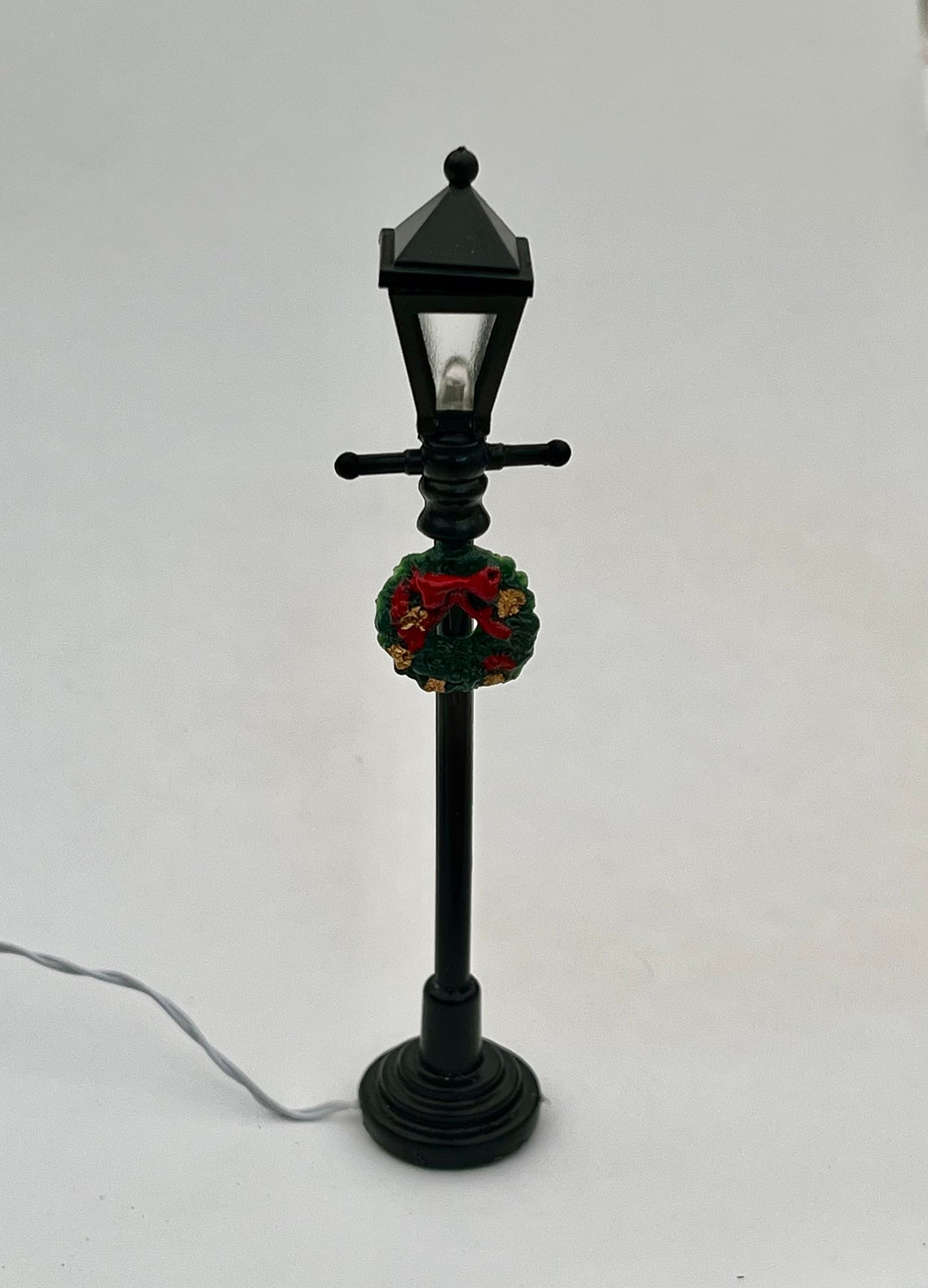 Miniature Lamp Posts With Wreath Four Included Lights up Etsy UK