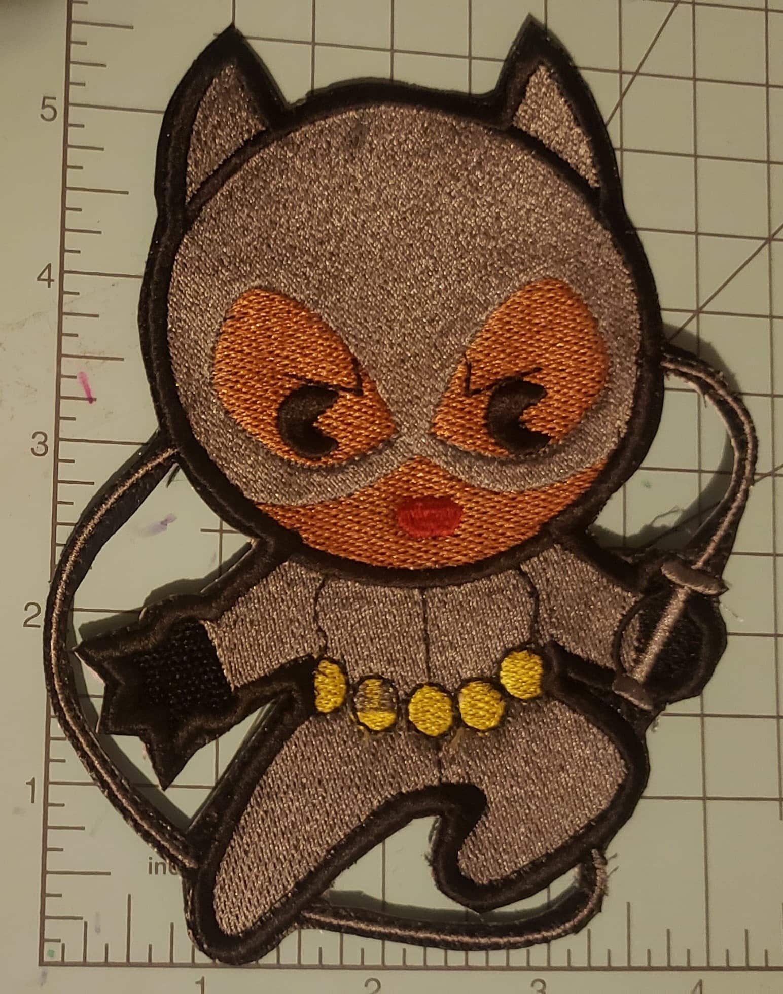 キャットウーマン　刺繍パッチ Amazon.com: Batman DC Comics Catwoman Patch
