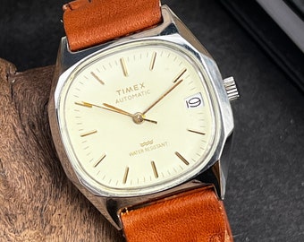 Timex Retro Men's Wristwatch 1984 Cream TV Dial Complete With Date Window Automatic Movement