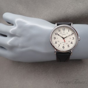 Large Timex 1990&#39;s Easyreader Indiglo Mens Beige Dial Quartz Watch