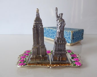 ensemble de burettes vintage souvenir de la ville de New York | salières et poivrières vintage | Statue de la Liberté | Bâtiment de l'Empire State Building | Set de burettes avec plateau