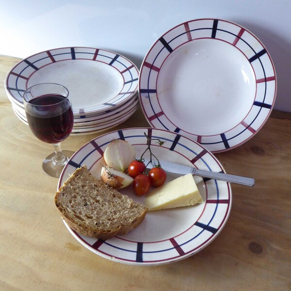 Set di stoviglie francesi Saint Amand Lou Basquez - Ceramica francese vintage - Piatti rossi bianchi e blu - Ceramica basca Bearn