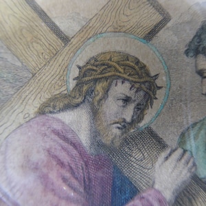 Vintage Kreuzwegdruck: Simon Aids Jesus, religiöses Dekor