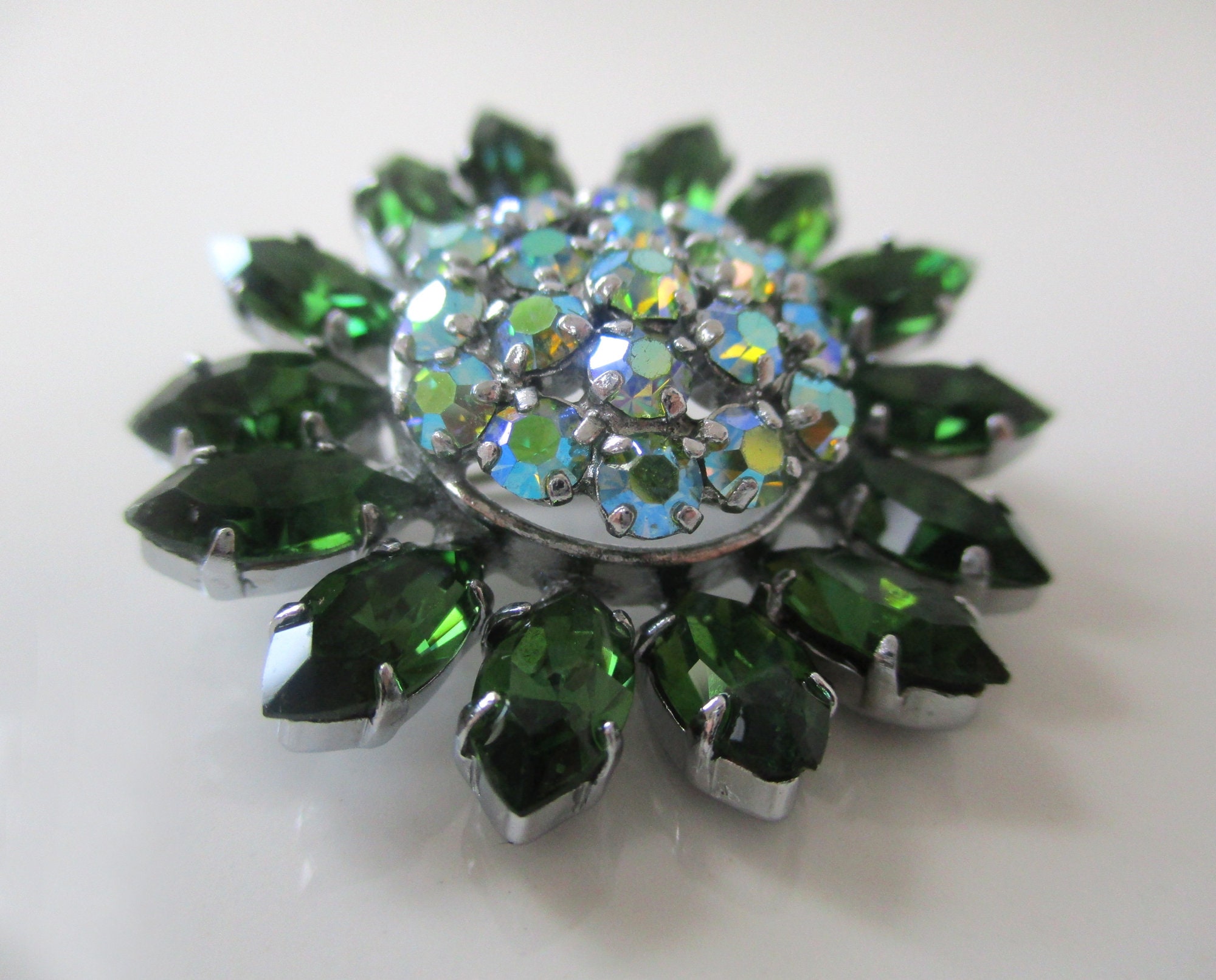 Broche Pendentif Ancienne En Forme D'étoile Avec Strass Vert - Couleur Or, Bon état