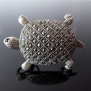 Vintage 925 Silver Marcasite Turtle Brooch: Animal Jewelry Gift