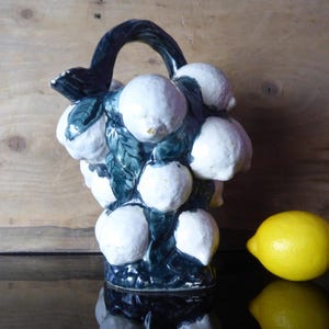 Pichet à citron et majolique vintage : pichet espagnol en céramique barbotine