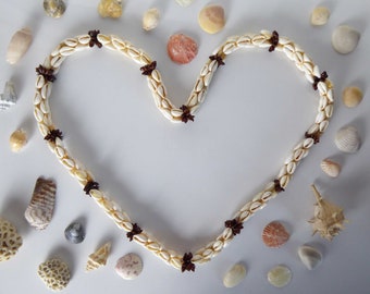 Vintage Cowrie Shell Necklace: Boho Beach Jewelry